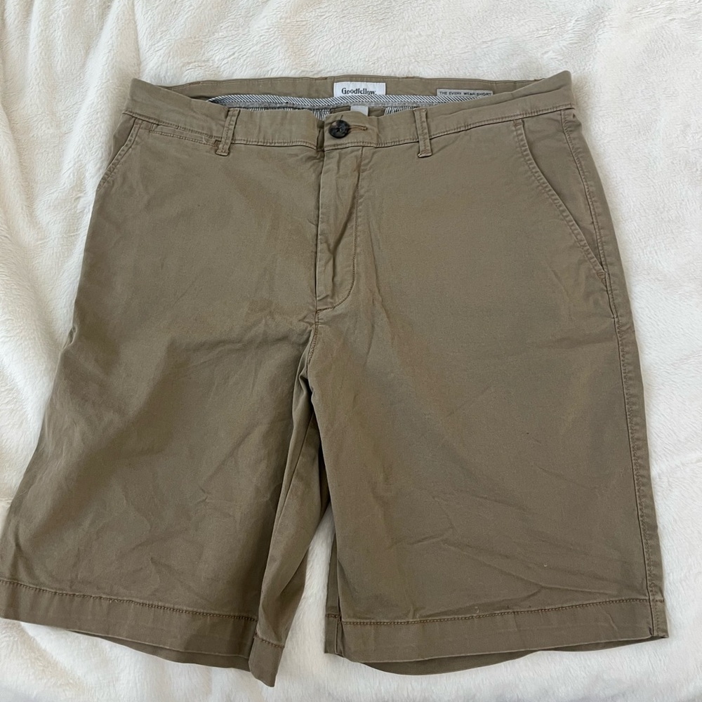 Goodfellow Mens 32’ cargo shorts